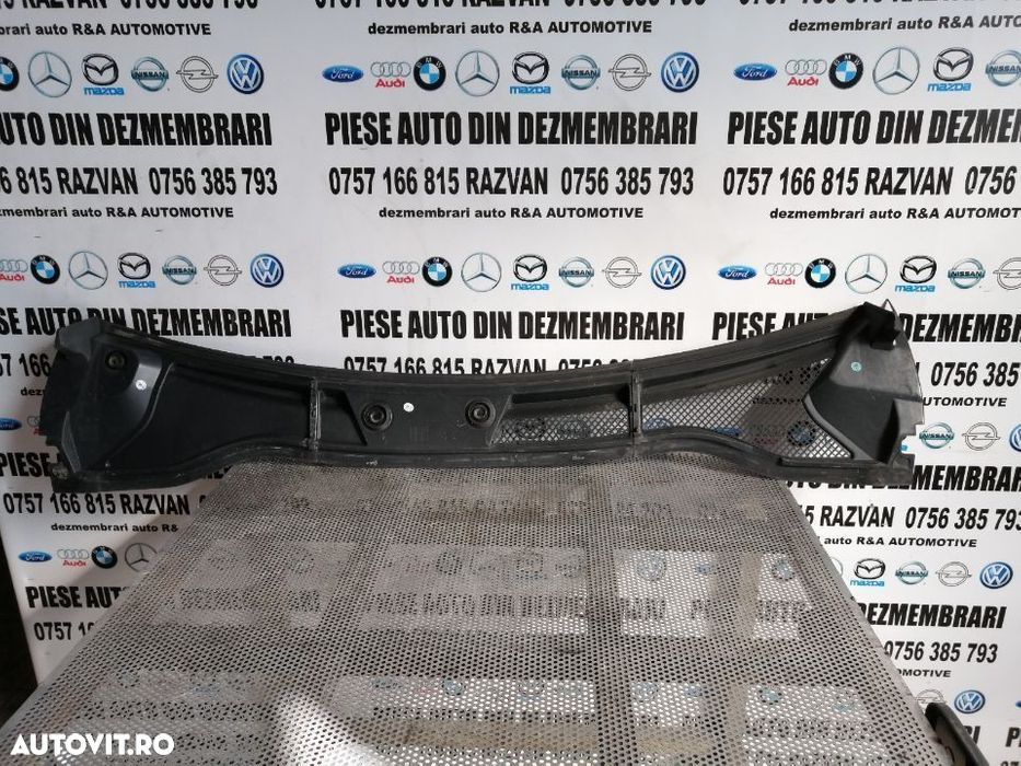 Grila Stergatoare Mercedes B Class W246 An 2011-2018 Volan Stanga Grila Stergatoare Mercedes B Clas - 1