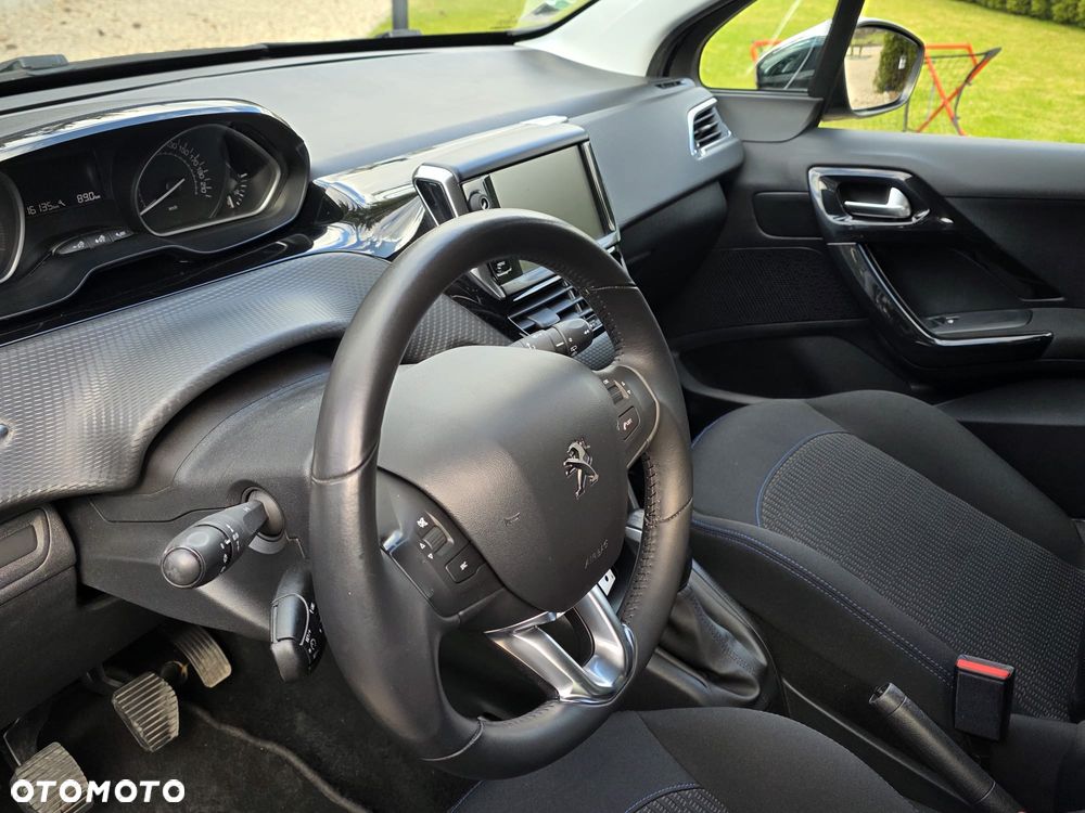 Peugeot 208 1.2 VTi Style - 4