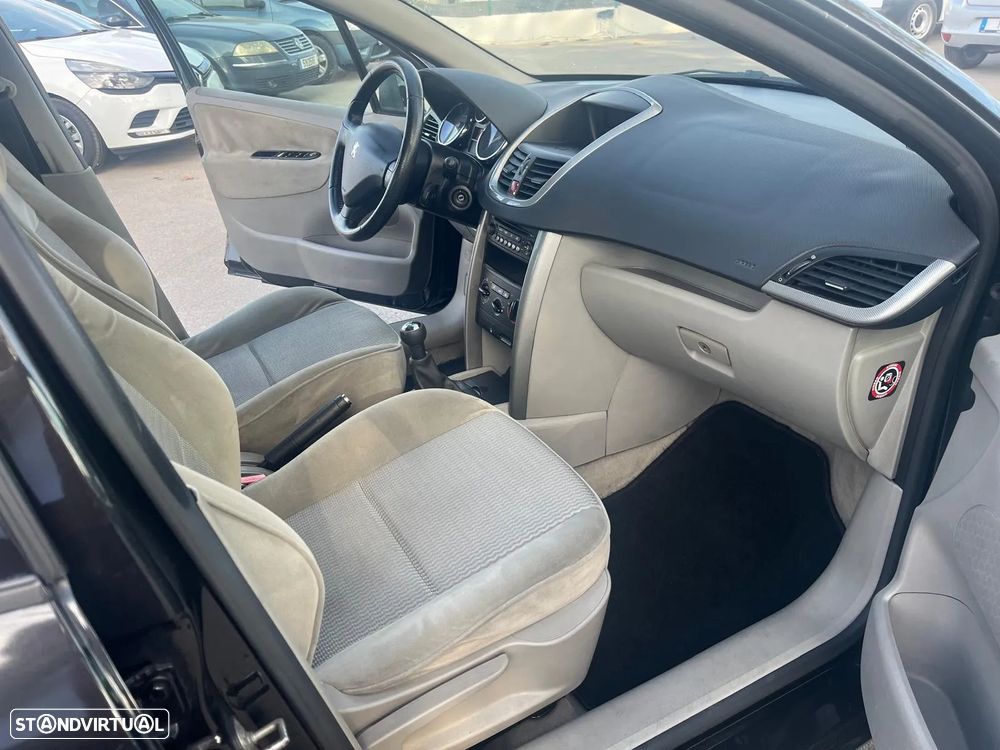 Peugeot 207 1.4 HDi Premium - 3