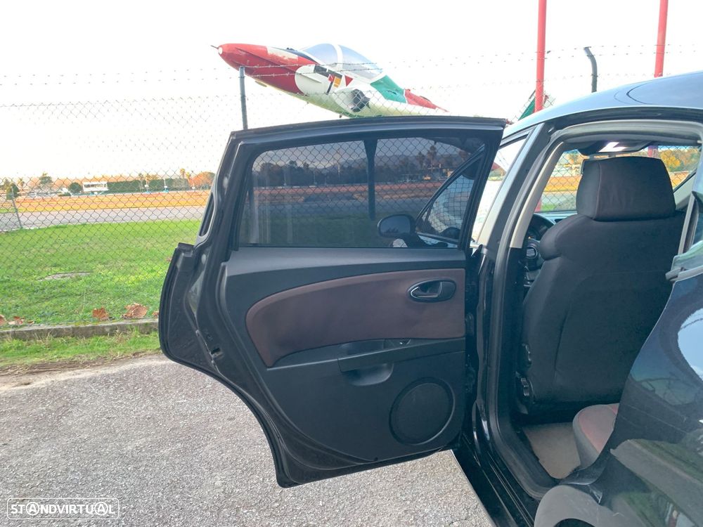 SEAT Leon 2.0 TDI FR DPF - 44