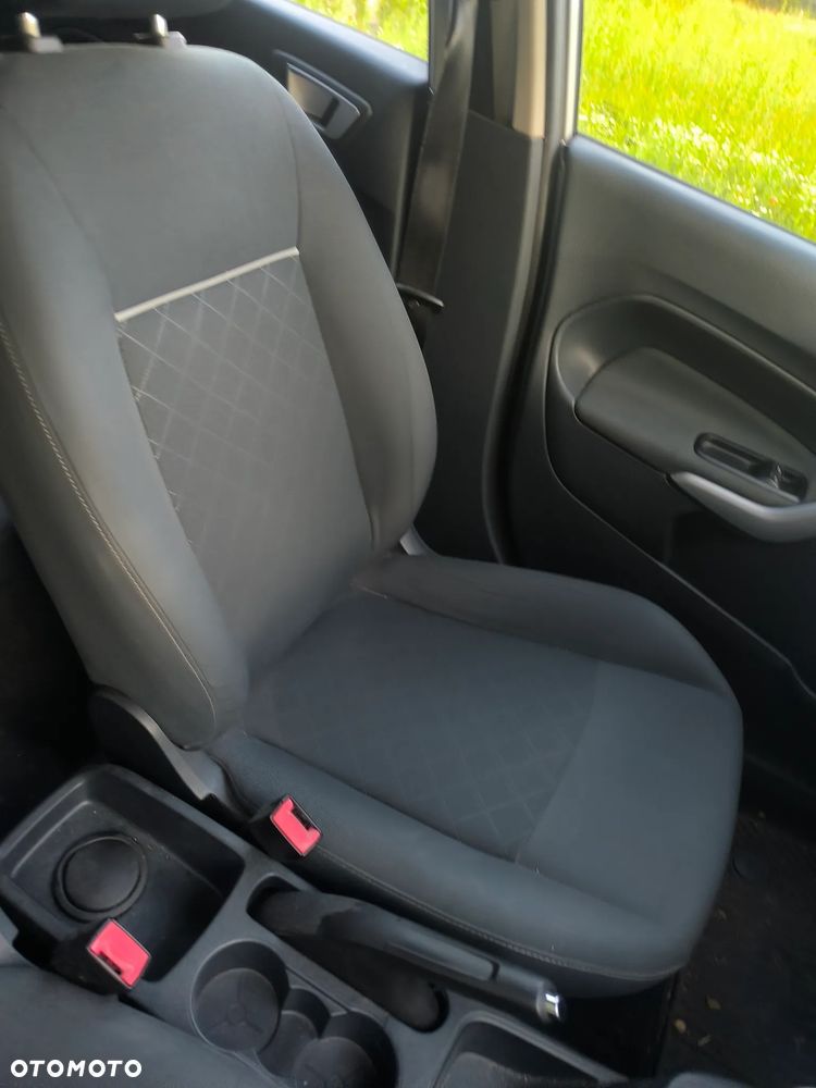 Ford Fiesta - 11