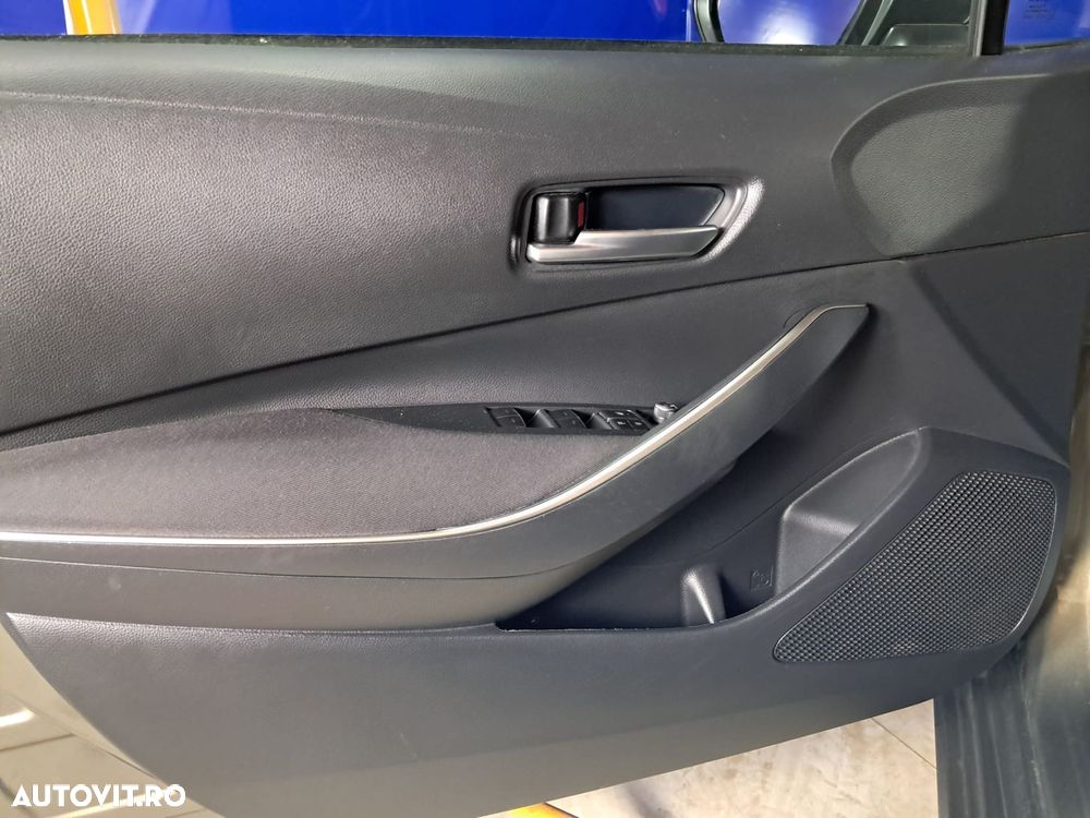TOYOTA Corolla 2022 — imagine 10