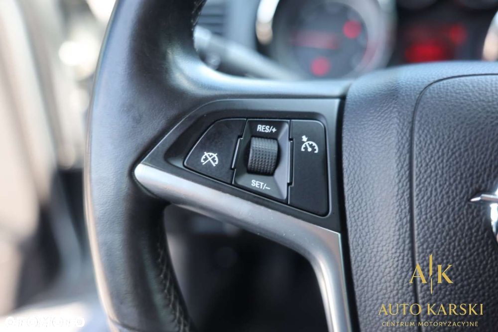 Opel Insignia - 23
