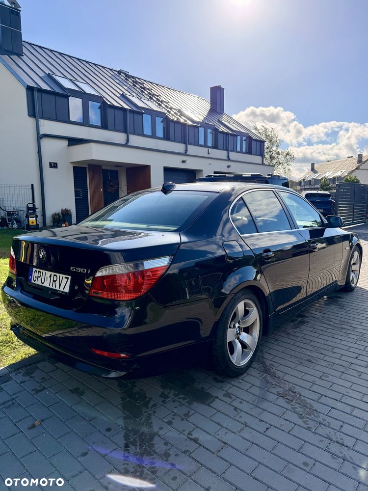 BMW 5 Series 2004 photo 2