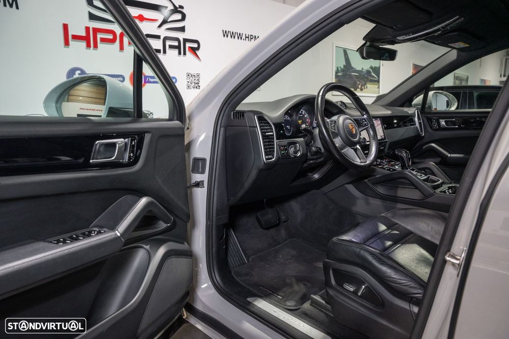 Porsche Cayenne Coupé E-Hybrid - 24