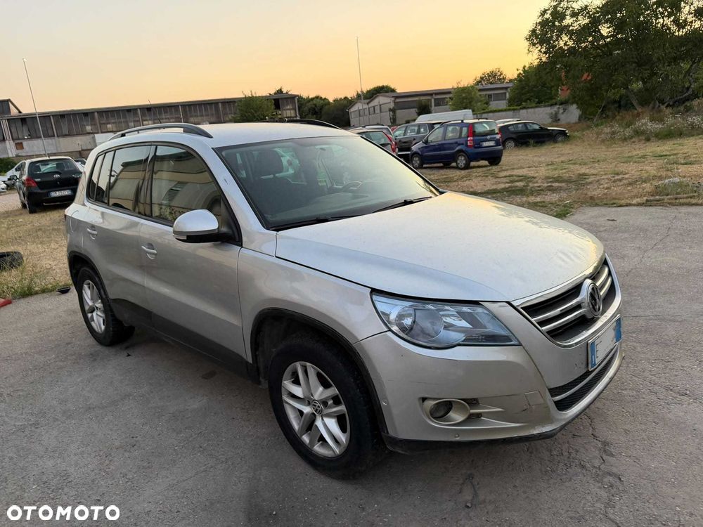 Volkswagen Tiguan - 2