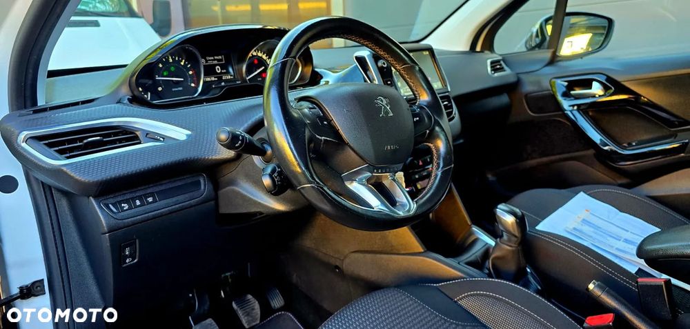 Peugeot 208 Blue-HDi 100 Stop&Start Allure - 30