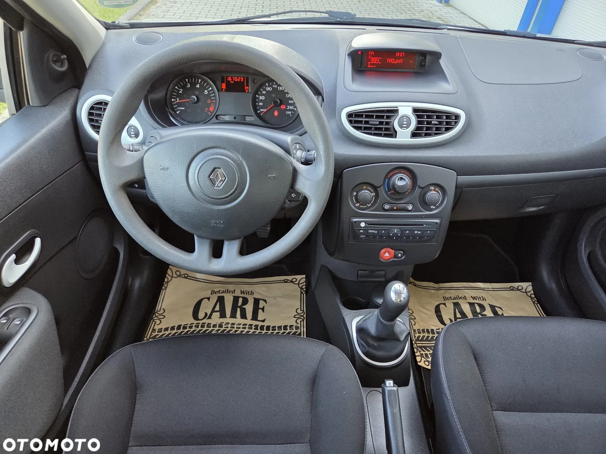 Renault Clio 1.2 16V 75 Yahoo - 12