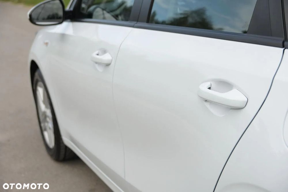 Kia Ceed - 13
