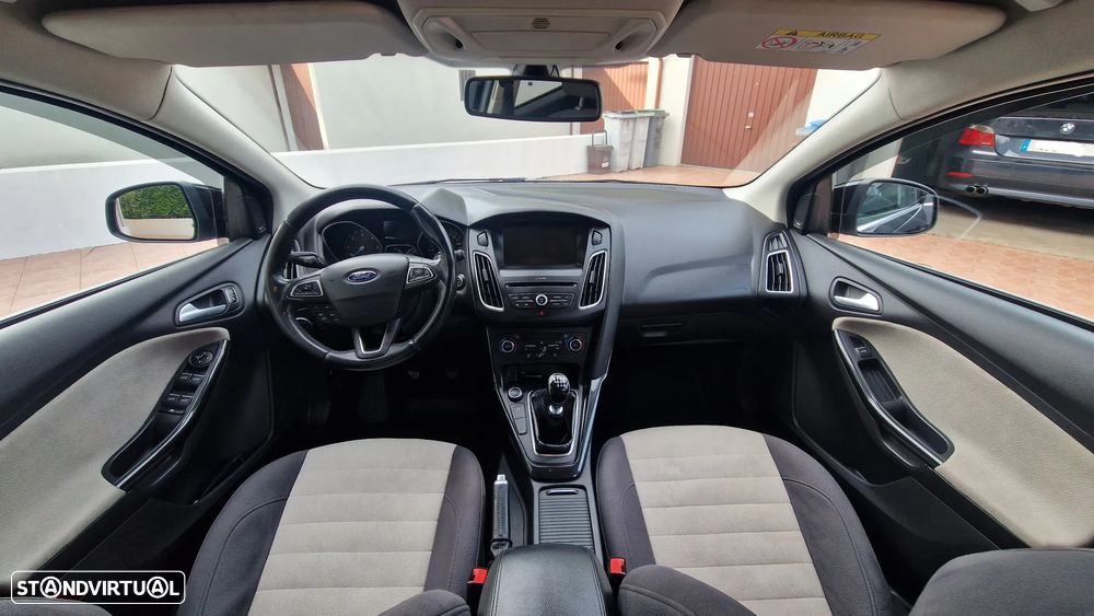 Ford Focus SW - 9
