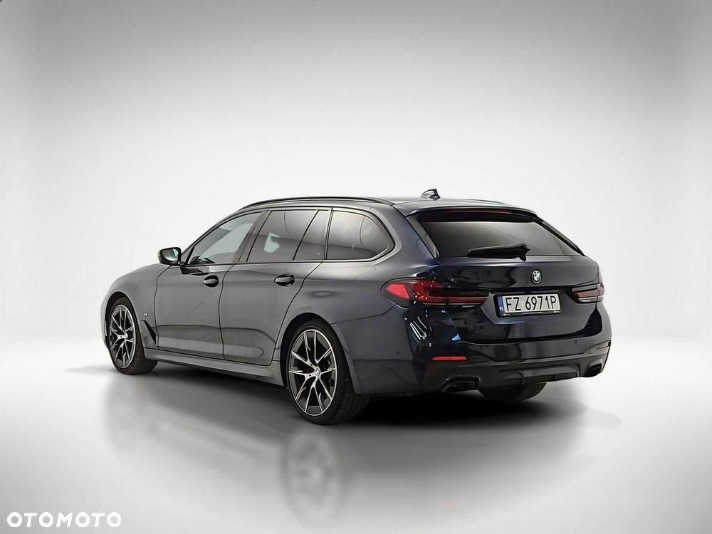 BMW Seria 5 540i xDrive mHEV - 3