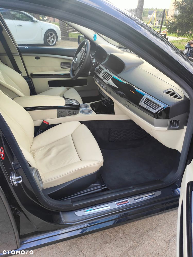 BMW Seria 7 - 31