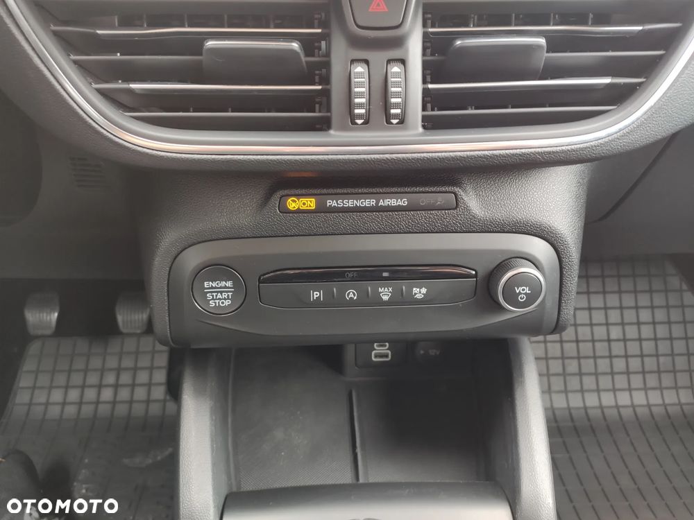 Ford Focus 1.0 EcoBoost mHEV Titanium - 31