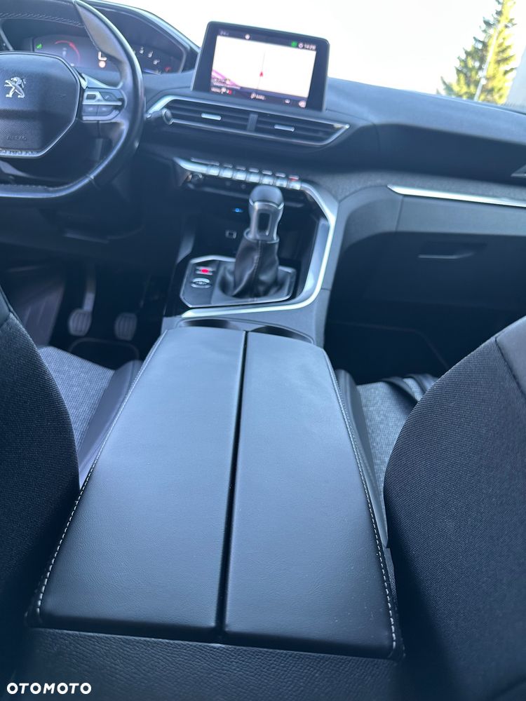Peugeot 3008 PureTech 130 Stop & Start GPF Allure Business-Paket - 27