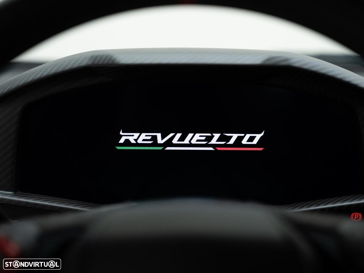 Lamborghini Revuelto - 15