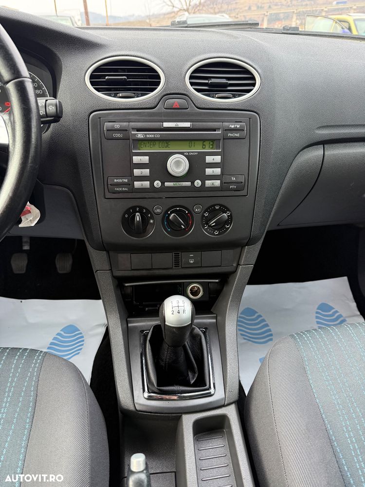 Ford Focus Turnier 1.6 16V Connection - 22