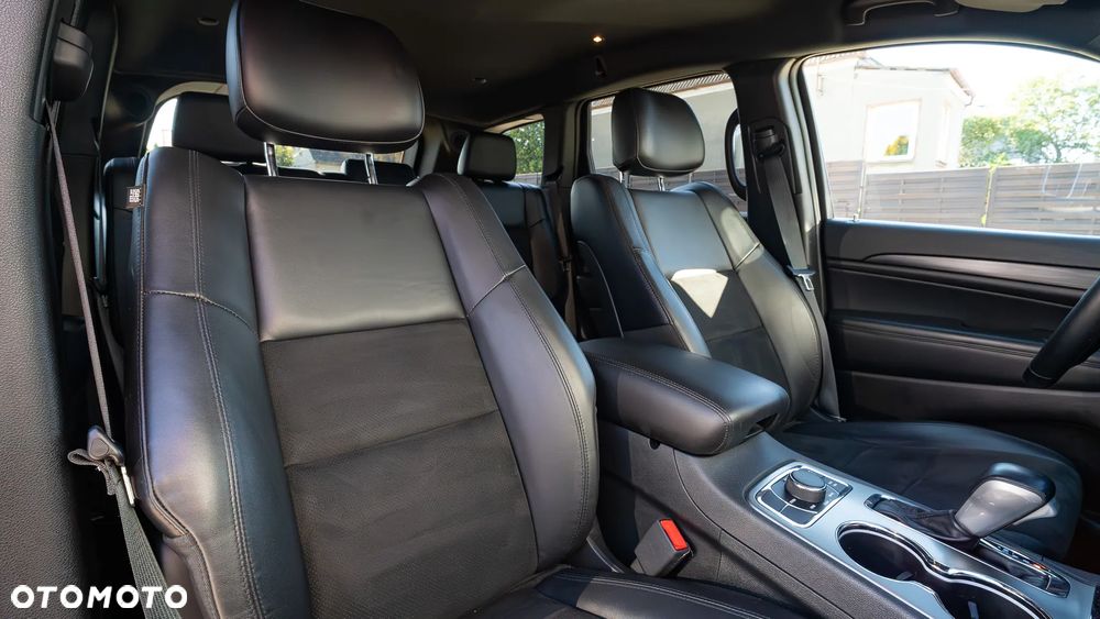 Jeep Grand Cherokee - 31