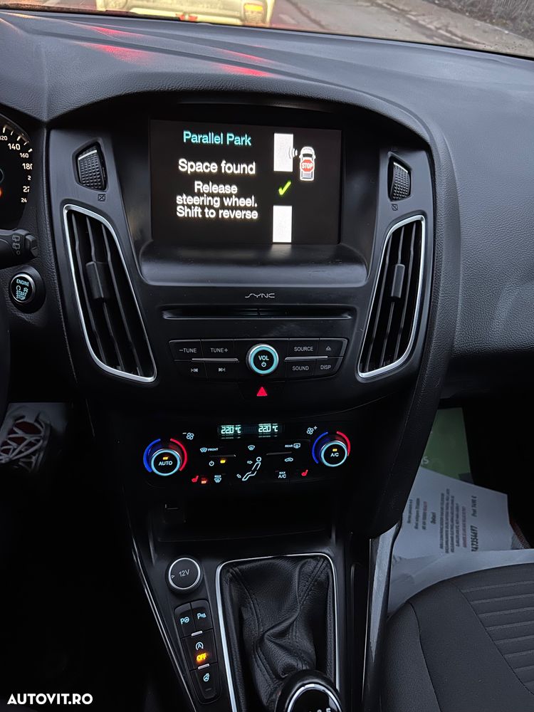 Ford Focus Turnier 1.5 EcoBoost Start-Stopp-System Titanium - 11