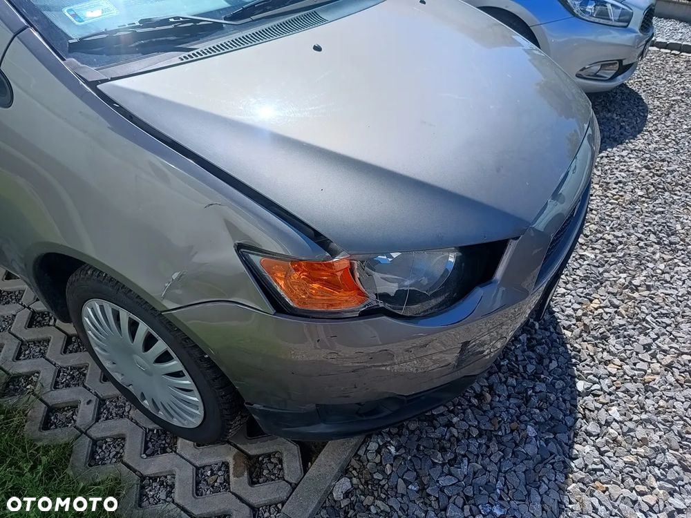 Mitsubishi Colt - 6