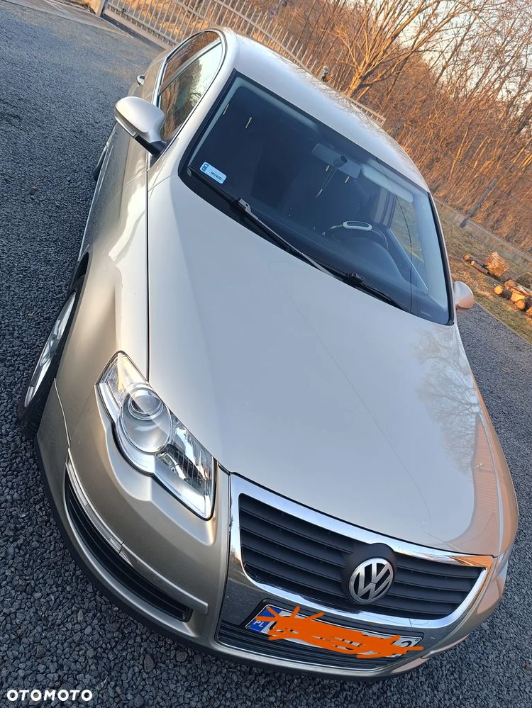 Volkswagen Passat 2.0 TDI 4Motion Comfortline - 2