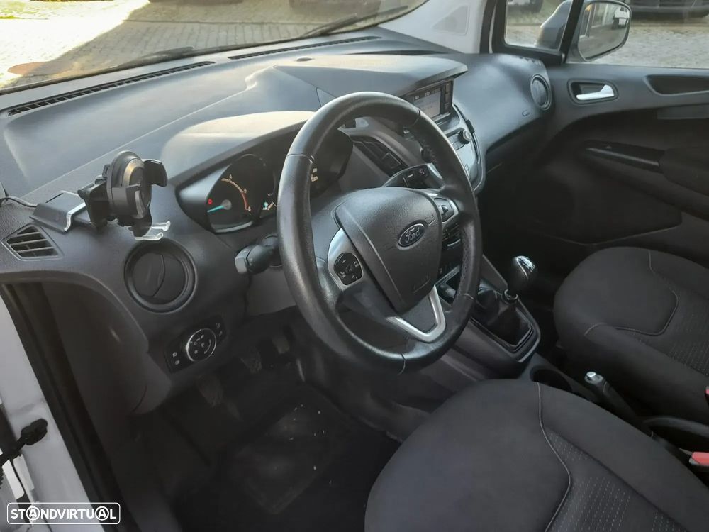 Ford Transit Courier - 8