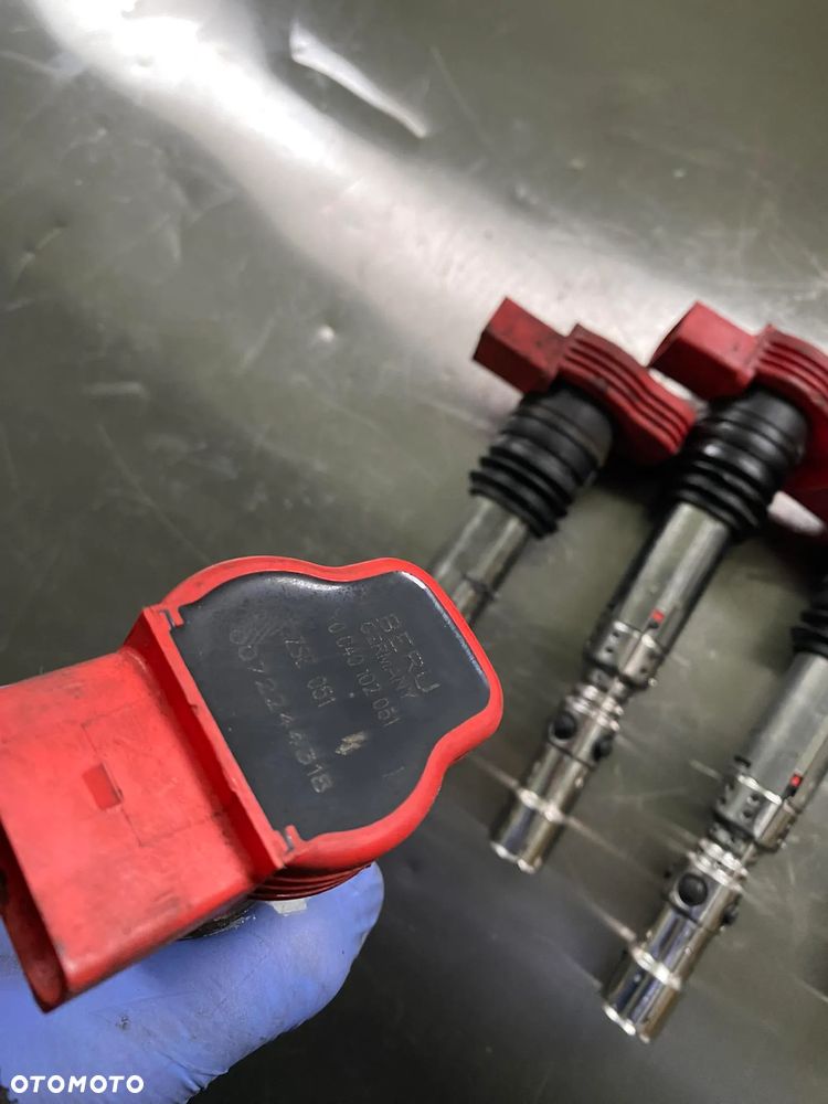 AUDI A4 B6 3.0 ASN CEWKA ZAPLONOWA 0040102051 - 3