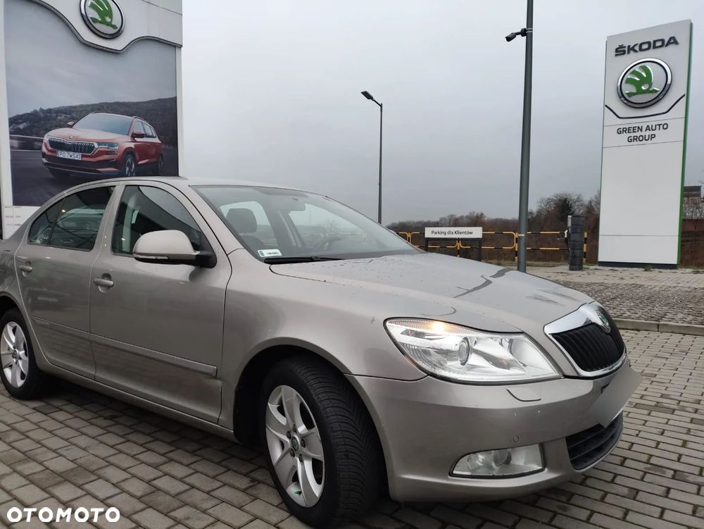 Skoda Octavia 2.0 TDI Elegance DSG - 1