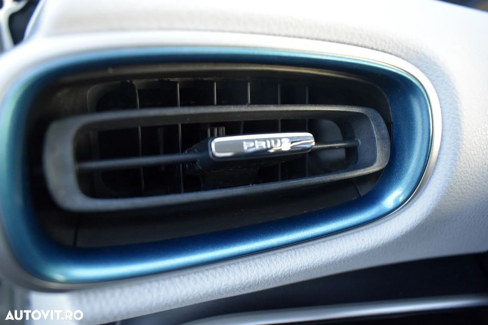 Toyota Prius (Hybrid) Sol Plus - 25