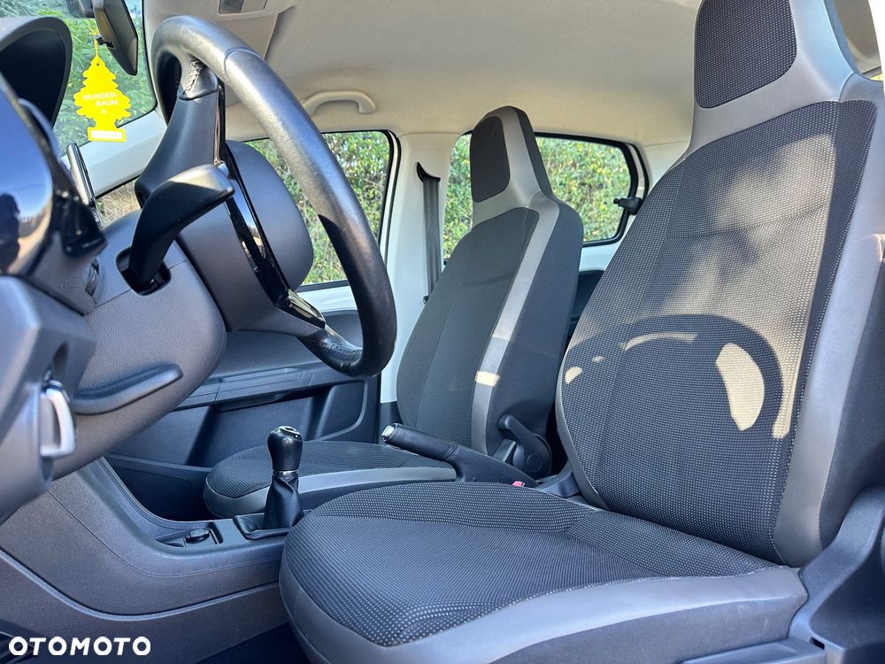 Volkswagen up! 1.0 high - 10