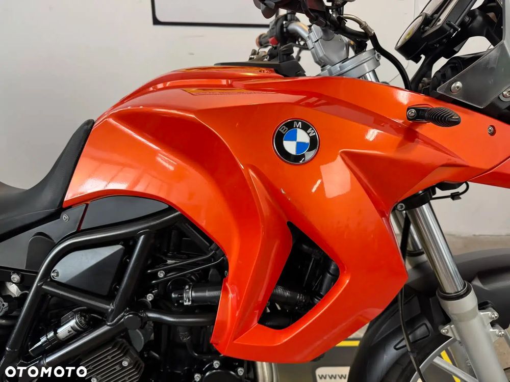 BMW F - 11