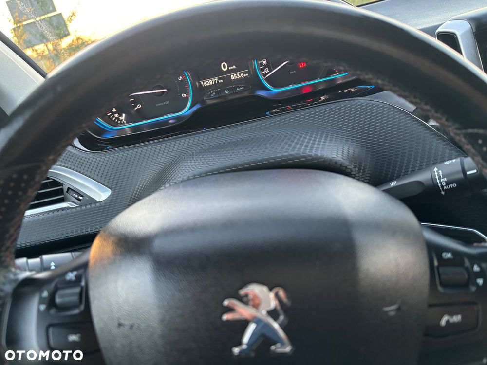 Peugeot 2008 - 14