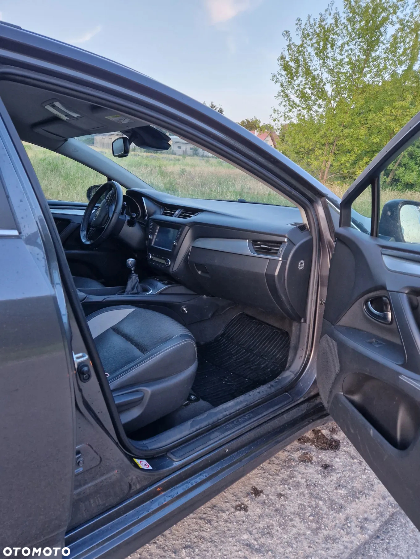 Toyota Avensis - 8