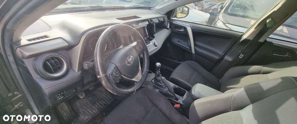 Toyota RAV4 - 10