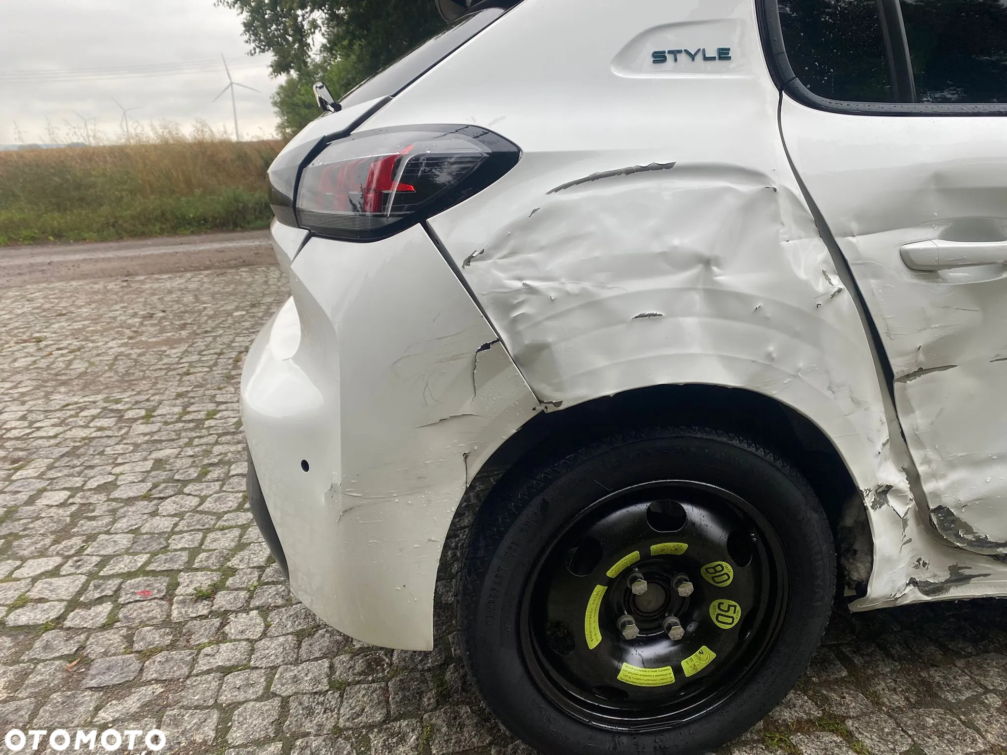 Peugeot 208 1.2 PureTech Active S&S EAT8 - 5