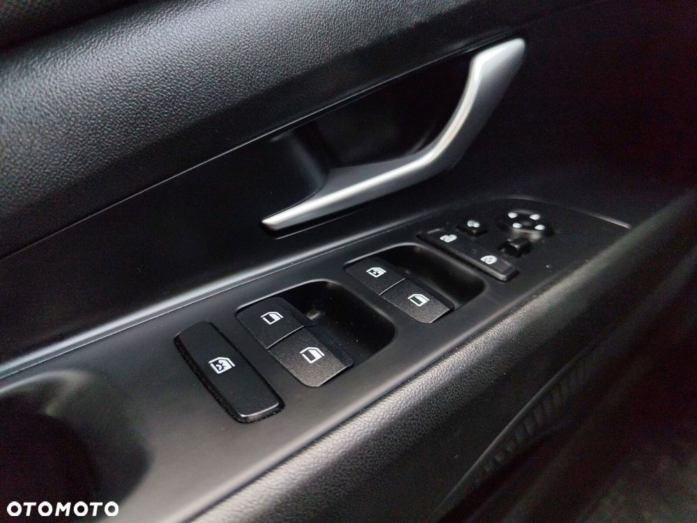 Hyundai Elantra - 18