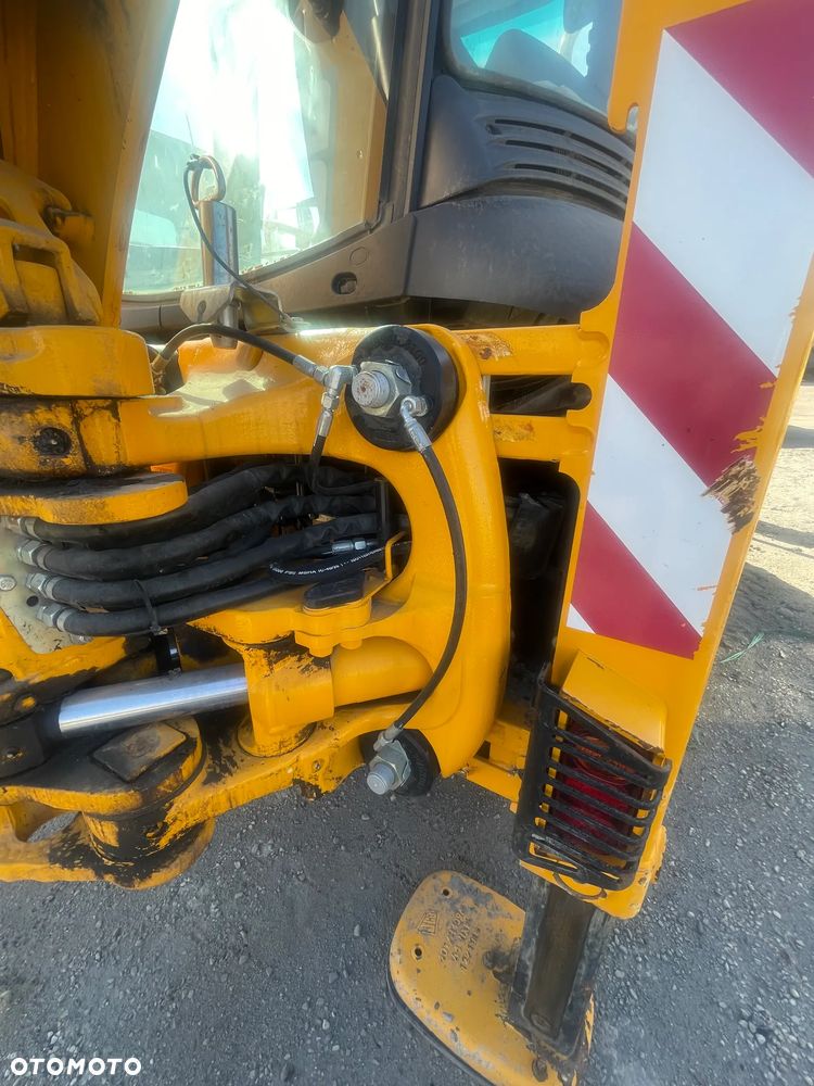 JCB 3CX PLUS - 12