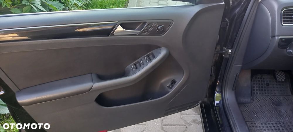 Volkswagen Jetta 1.4 TSI BMT Highline - 9