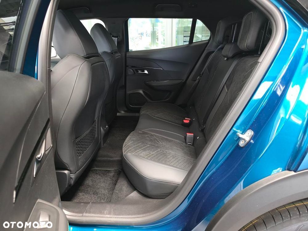 Peugeot 2008 PureTech mHEV GT Exclusive e-DCS6 - 8