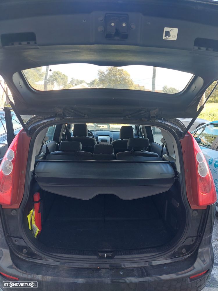 Mazda 5 MZR-CD 2.0 Sport - 12