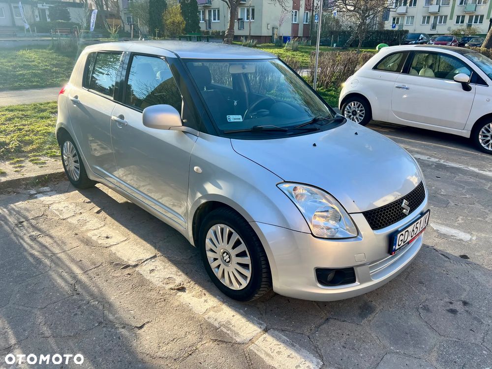 Suzuki Swift 1.3 Sakura - 2