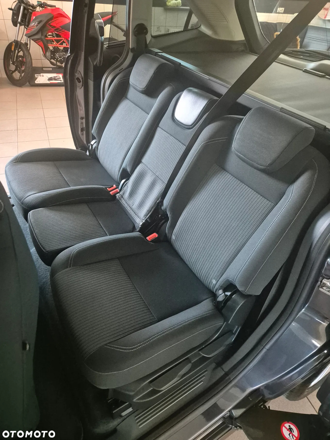 Ford Grand C-MAX 2.0 TDCi Titanium - 15