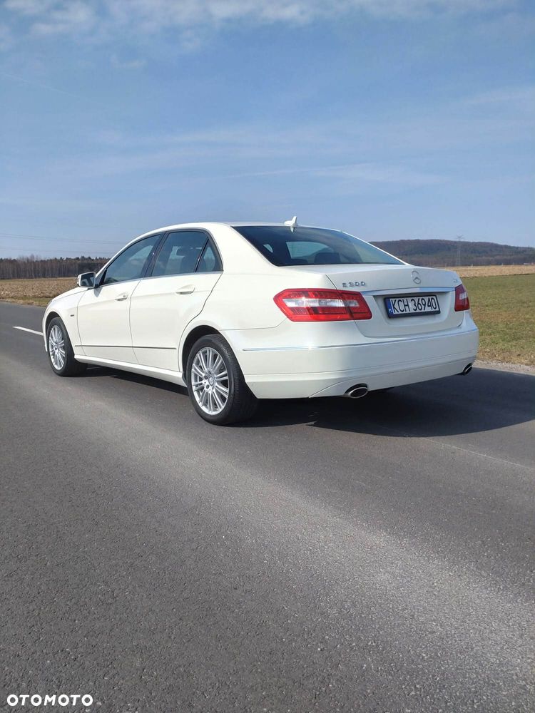 Mercedes-Benz Klasa E 300 BlueTEC 7G-TRONIC Elegance - 6