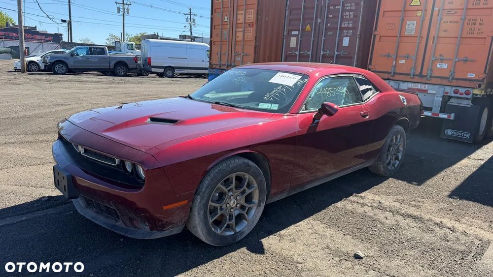 Dodge Challenger - 1