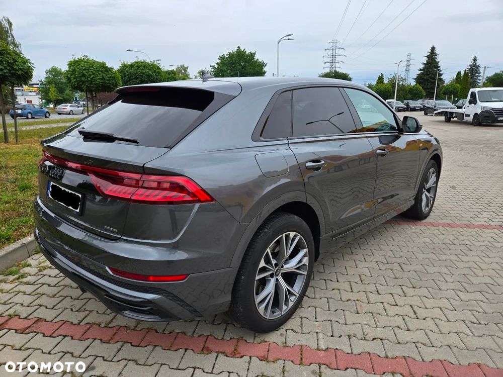 Audi Q8 - 8