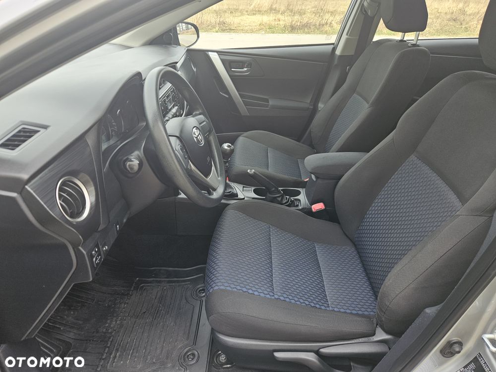 Toyota Auris 1.33 Dual-VVT-i Comfort - 24