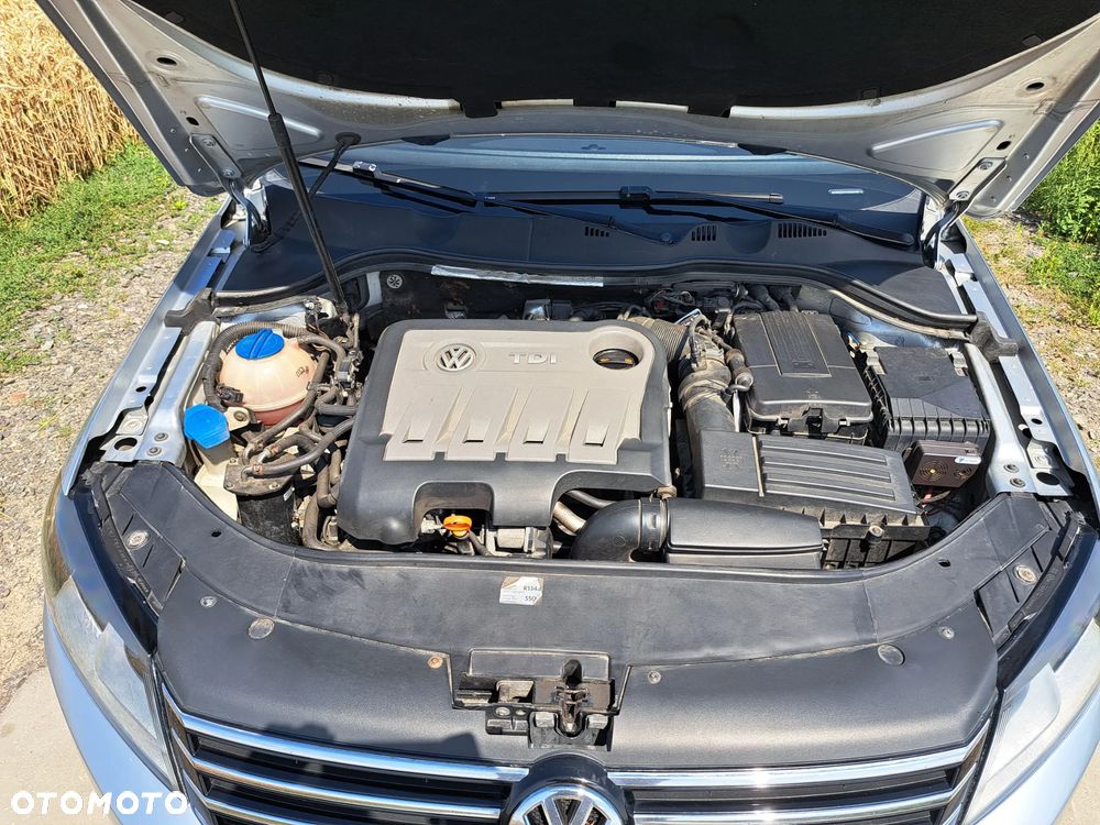 Volkswagen Passat 2.0 TDI Comfortline DSG - 23