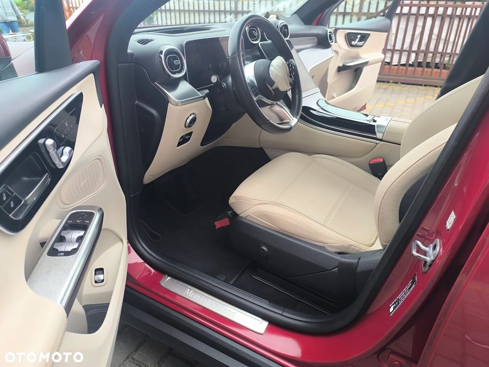 Mercedes-Benz GLC - 12