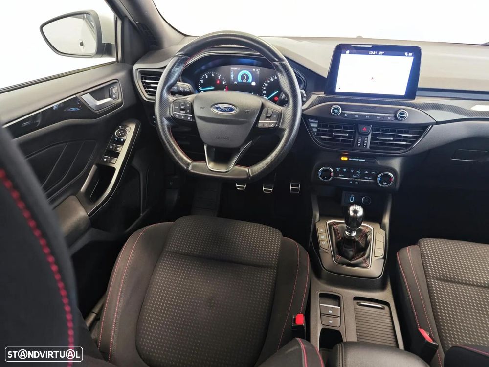 Ford Focus 1.0 EcoBoost ST-Line - 50