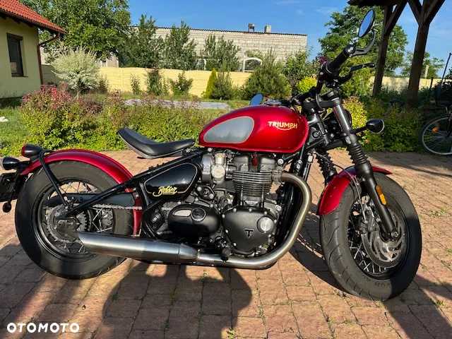 Triumph Bonneville Bobber - 3