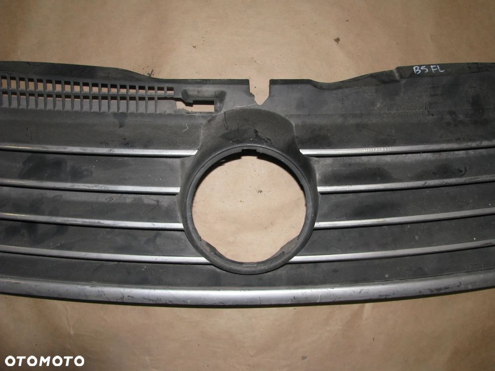 VOLKSWAGEN PASSAT B5 ATRAPA GRILL LIFT 3B0853651L - 2